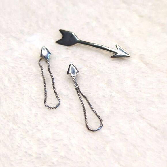 Vintage 90's Silvertone Arrow Brooche and Pierced Earrings - Picture 1 of 7
